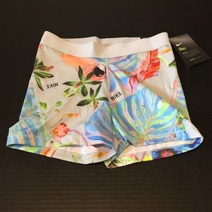 Nike Pro Women’s 3” Floral Shorts AR0779 Size M